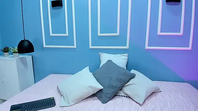 julieta zc online show from February 24, 2026, 3:37 am