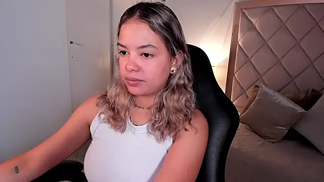 dulce lyraa1 online show from July 7, 2026, 6:47 am