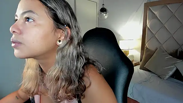 dulce lyraa1 online show from July 11, 2026, 4:59 am