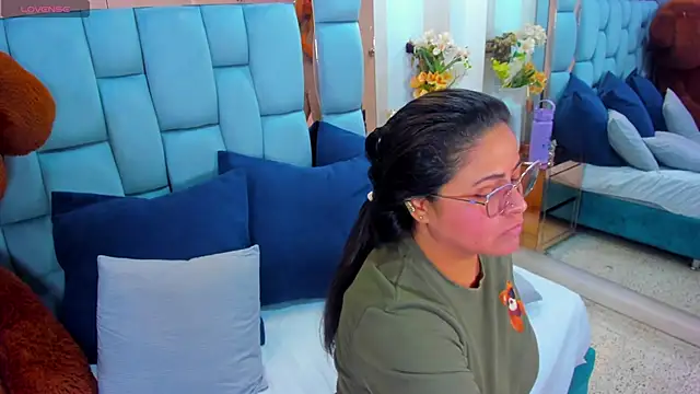 isabellablazee online show from March 9, 2026, 10:14 pm