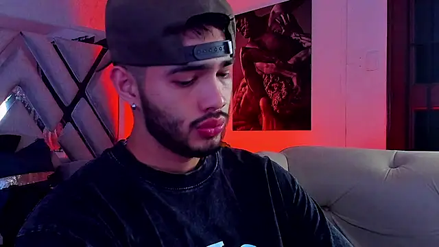 Vincentblack online show from April 29, 2026, 5:33 am