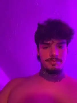 Snapshot of SNAKEARM chatting on February 25, 2026, 6:56 am SNAKEARM online show from February 25, 2026, 6:56 am