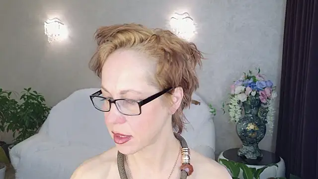 LioraWeiss online show from March 8, 2026, 6:50 am