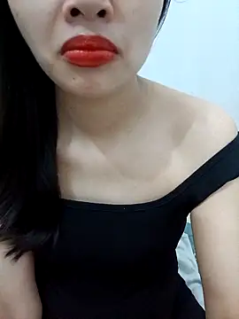 Snapshot of AmberBelle_007 chatting on April 15, 2026, 7:48 am AmberBelle 007 online show from April 15, 2026, 7:48 am