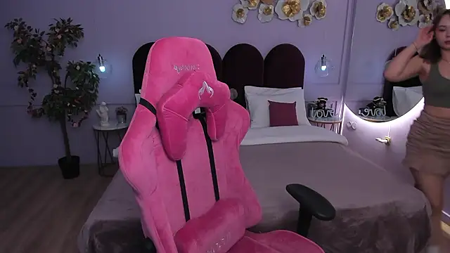 ElaraVance online show from March 6, 2026, 5:04 am