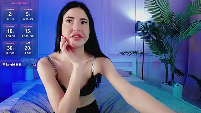 EmilyRamsey online show from April 16, 2026, 9:39 pm