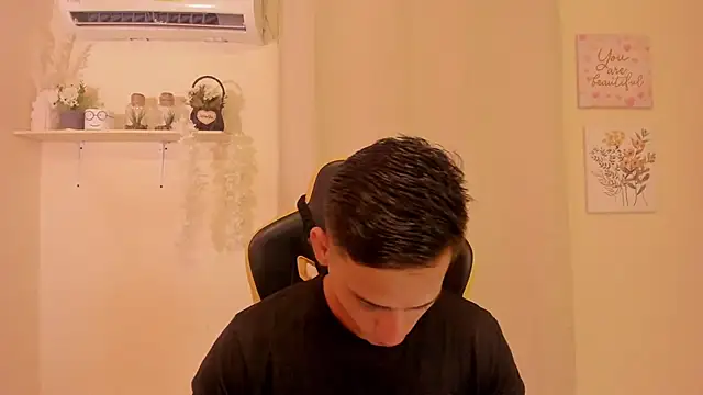 sexy andres01 online show from March 13, 2026, 5:03 am