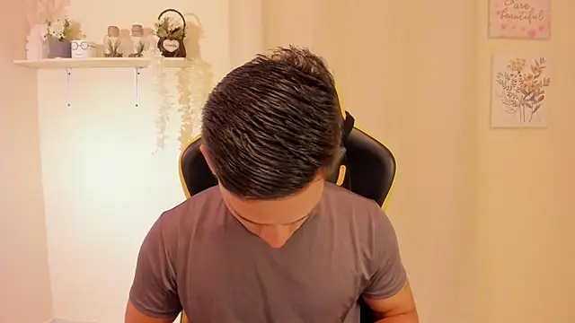 sexy andres01 online show from March 13, 2026, 11:33 pm