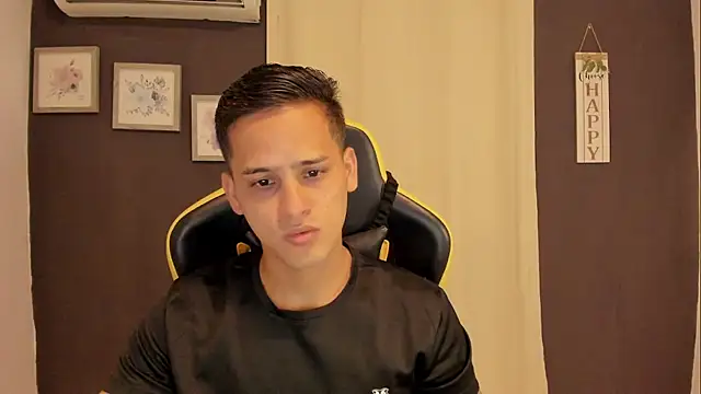 sexy andres01 online show from July 21, 2026, 10:12 pm