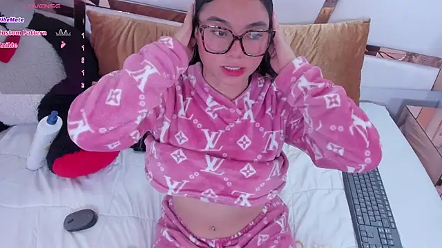 Snapshot of shelseanova chatting on April 14, 2026, 3:56 am shelseanova online show from April 14, 2026, 3:56 am