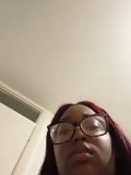 Snapshot of sweetzberri2 chatting on February 28, 2026, 7:04 pm sweetzberri2 online show from February 28, 2026, 7:04 pm