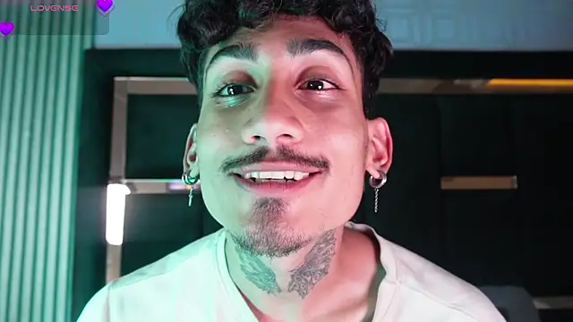 Dark Eros  online show from March 29, 2026, 3:39 am