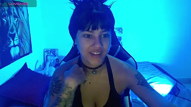 Divinejewel69 online show from July 8, 2026, 9:25 am