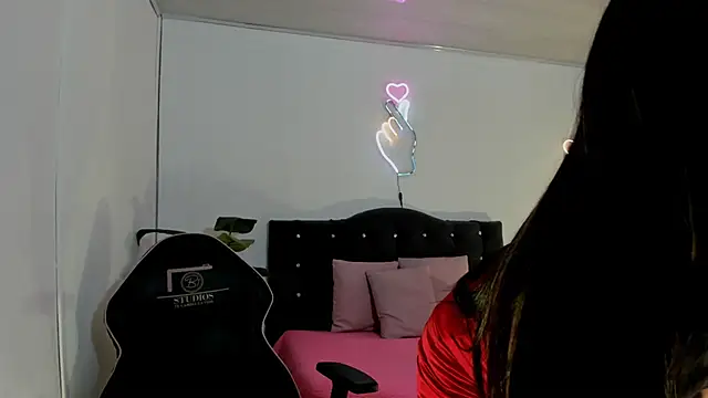 Snapshot of LINDSAY_TAY chatting on April 12, 2026, 3:22 am LINDSAY TAY online show from April 12, 2026, 3:22 am