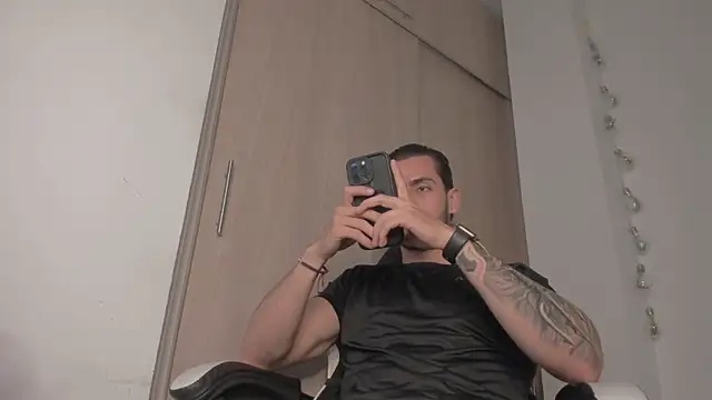 Axel  Blaze online show from March 27, 2026, 12:16 pm