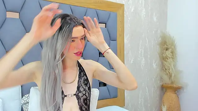 kamilla rossi online show from May 14, 2026, 12:23 pm