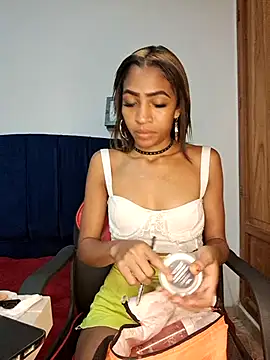 Snapshot of Canela_em chatting on March 3, 2026, 12:33 pm Canela em online show from March 3, 2026, 12:33 pm