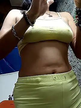 yuliitza4 online show from March 30, 2026, 12:33 am