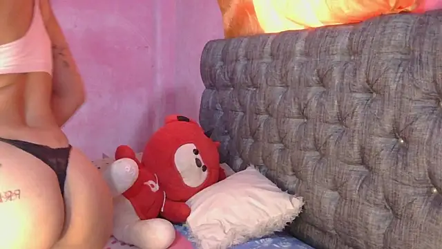 Snapshot of mia_luna88 chatting on February 28, 2026, 8:54 pm mia luna88 online show from February 28, 2026, 8:54 pm