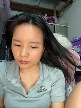 Ivy Trix2 online show from May 6, 2026, 2:44 pm