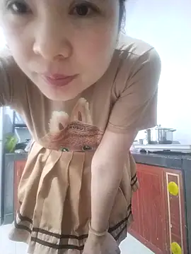 Ivy Trix2 online show from May 9, 2026, 3:56 am