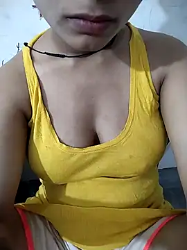 Snapshot of Hey__honey chatting on April 17, 2026, 5:54 am Hey honey online show from April 17, 2026, 5:54 am
