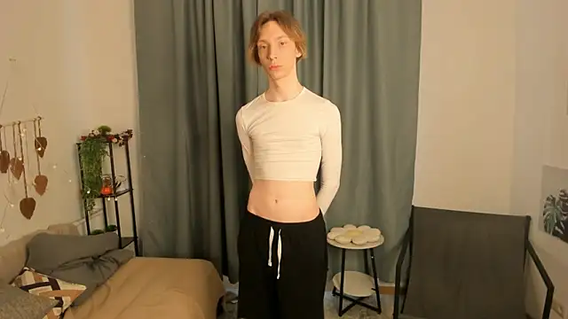 Snapshot of SilverFeral chatting on March 2, 2026, 5:52 am SilverFeral online show from March 2, 2026, 5:52 am