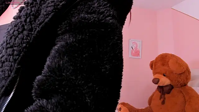 raquel mooon online show from March 13, 2026, 12:01 pm