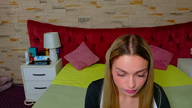 LannaSkyy online show from March 20, 2026, 8:03 pm