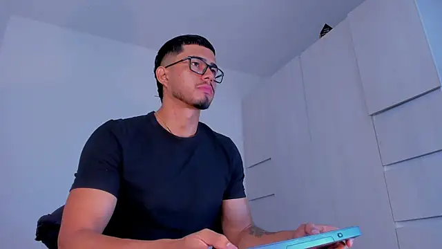 THADEO KING2 online show from March 24, 2026, 5:29 pm