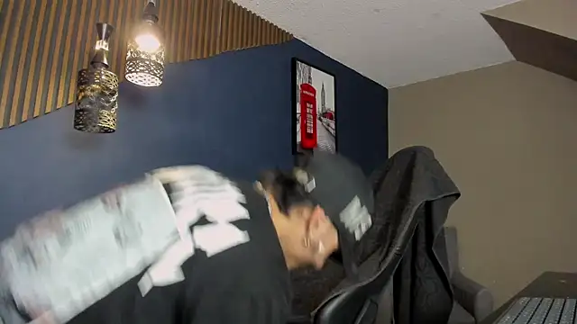 DanteLuxx online show from March 14, 2026, 5:24 am