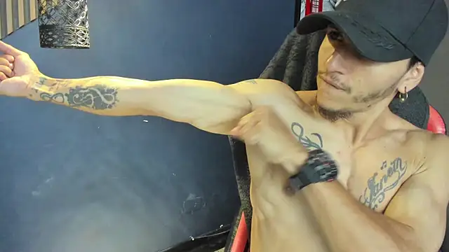 DanteLuxx online show from April 2, 2026, 4:10 am