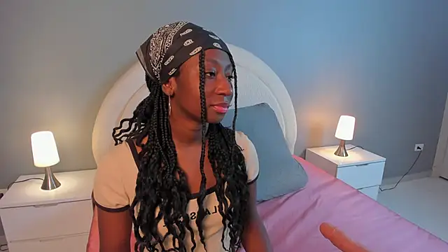 zoepinkett online show from April 2, 2026, 3:37 am