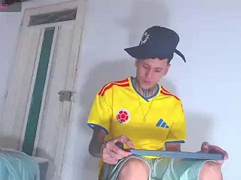 Snapshot of gabriel_reyes21 chatting on June 22, 2026, 2:46 am gabriel reyes21 online show from June 22, 2026, 2:46 am