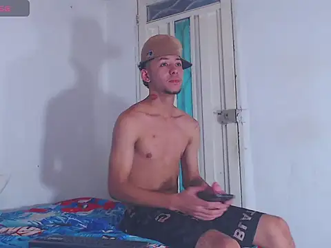 Snapshot of gabriel_reyes21 chatting on July 17, 2026, 11:09 pm gabriel reyes21 online show from July 17, 2026, 11:09 pm