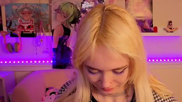 Snapshot of Iris_Ivory chatting on March 1, 2026, 7:21 am Iris Ivory online show from March 1, 2026, 7:21 am