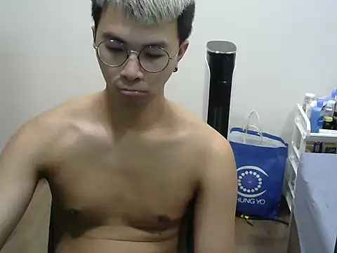 silverwolfwoof online show from May 8, 2026, 4:34 pm