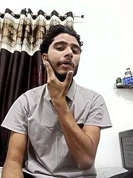 CoralN online show from April 18, 2026, 3:21 am