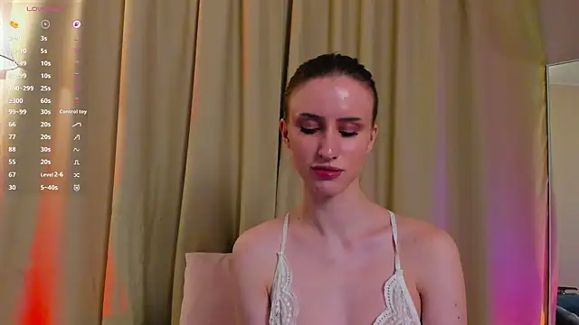 EllieRough online show from April 15, 2026, 7:58 pm