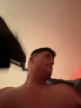 David-latinlover online show from April 3, 2026, 9:02 pm