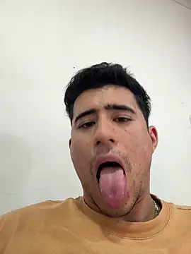 David-latinlover online show from April 10, 2026, 5:17 pm