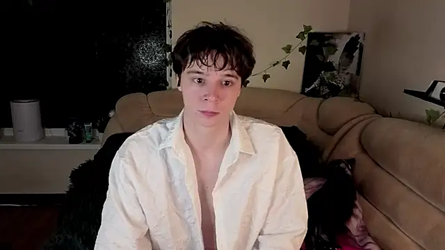 AnthonyCuutie online show from April 4, 2026, 4:44 am