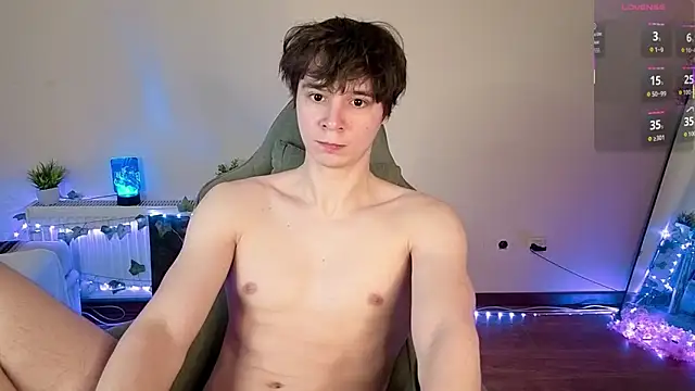 AnthonyCuutie online show from May 17, 2026, 5:38 am