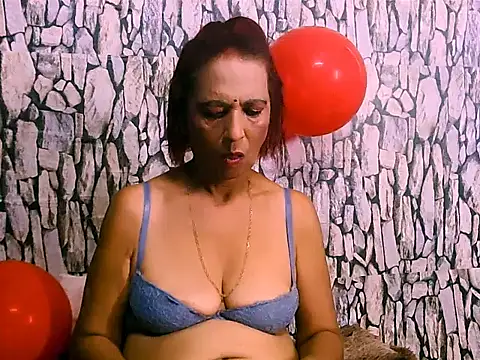 Snapshot of Hot_queen58 chatting on March 8, 2026, 10:52 am Hot queen58 online show from March 8, 2026, 10:52 am