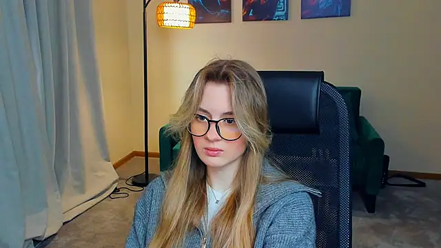 DortheaHupy online show from March 1, 2026, 7:32 am