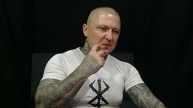 devilWithTats online show from May 25, 2026, 7:25 am