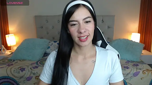 emiily skinny online show from April 10, 2026, 3:23 am