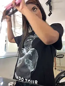 Snapshot of VioletaHills_ chatting on March 6, 2026, 12:23 pm VioletaHills online show from March 6, 2026, 12:23 pm