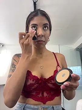 Snapshot of VioletaHills_ chatting on March 13, 2026, 12:34 pm VioletaHills online show from March 13, 2026, 12:34 pm