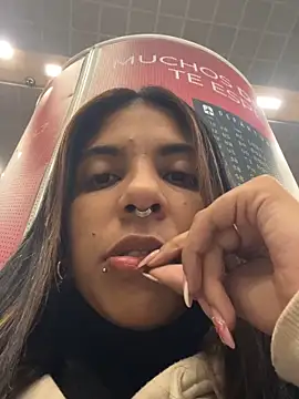 Snapshot of VioletaHills_ chatting on March 21, 2026, 7:35 am VioletaHills online show from March 21, 2026, 7:35 am